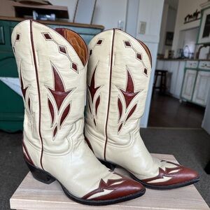 Justin Boots Cute Cowboy Boots size 8:5